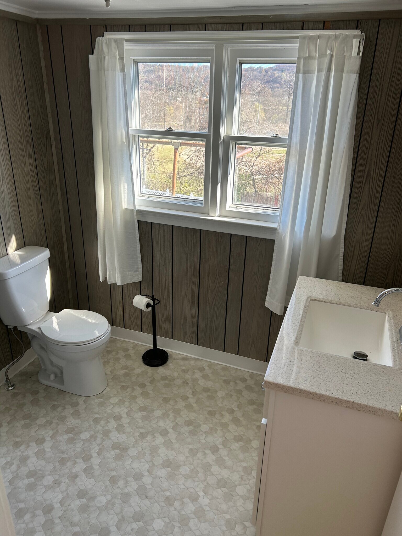 Sunny and Spacious - 126 Continental Ave