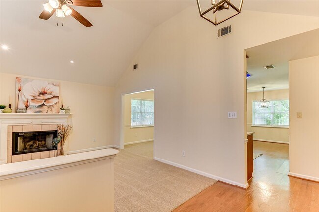 Building Photo - 4655 Wellington Ct