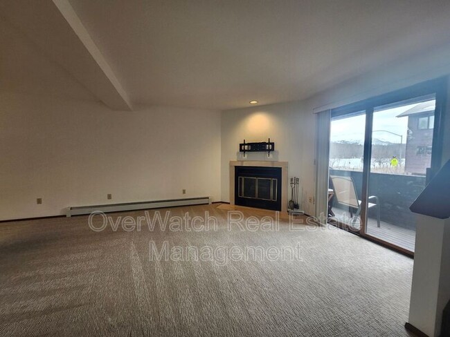 Building Photo - 1932 Beaver Pl