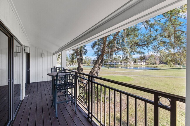 Building Photo - Furnished Resort 2/2 Condo, on Golf Course, Lake Views