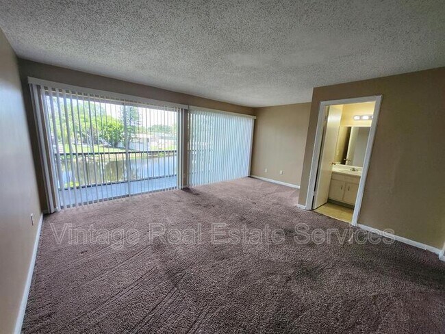 Building Photo - 9209 Tudor Dr