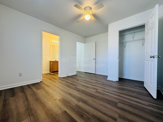 Building Photo - 4607 Kirkland Ave