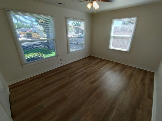 Building Photo - 1412 Del Mar Ave