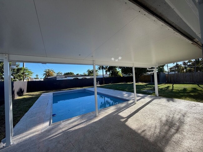 Building Photo - 9900 Dominican Dr