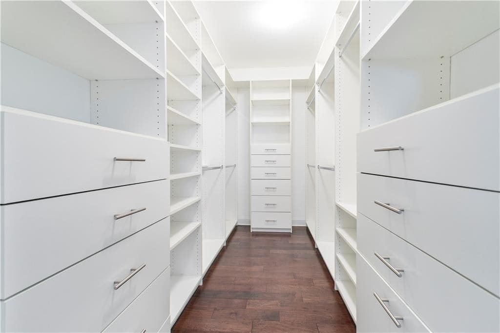 Building Photo - 330 La Perla Dr