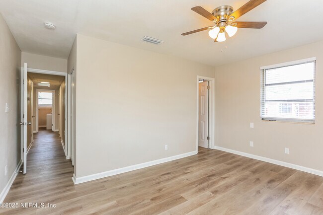 Building Photo - 6603 Syringa Ln