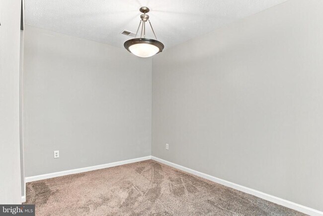 Building Photo - 127 Brookland Terrace