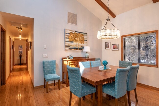 Building Photo - Four Bedroom in the Pines of Prescott