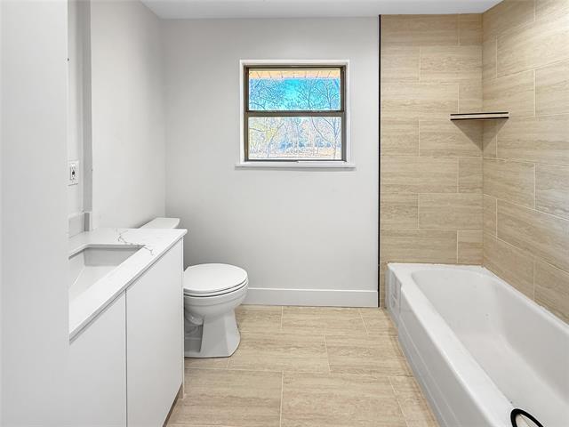 Building Photo - 425 Chesier Rd