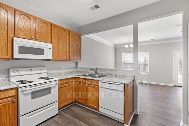 Building Photo - 1055 Duval St