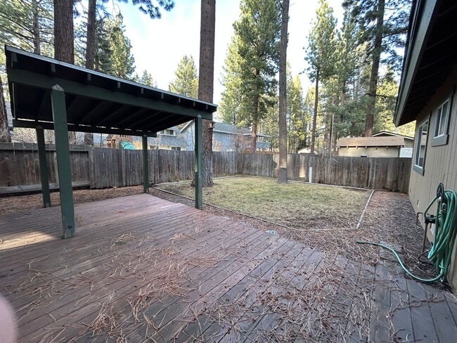 Building Photo - Spacious Home in Great Neighborhood off Tahoe Keys Blvd