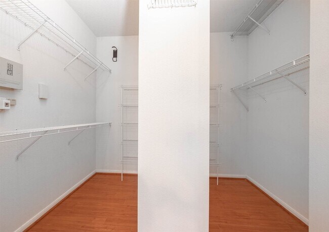 Building Photo - 1330 Old Spanish Trl