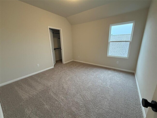 Building Photo - 179 Kings Cyn Dr