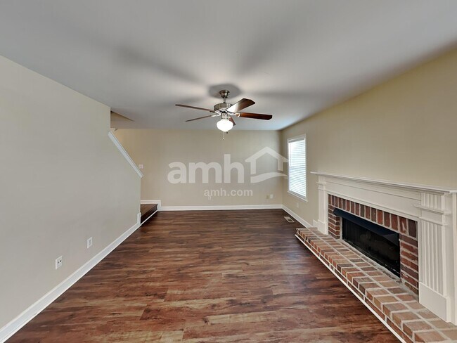 Building Photo - 2814 Sutherland Dr