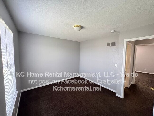 Building Photo - 804 Saddlewood St