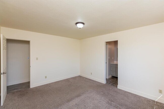 Building Photo - 2999 Fort Garland Dr