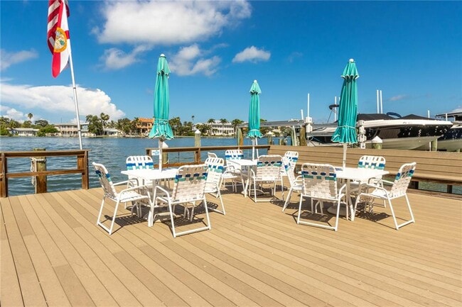 Building Photo - 700 Island Way