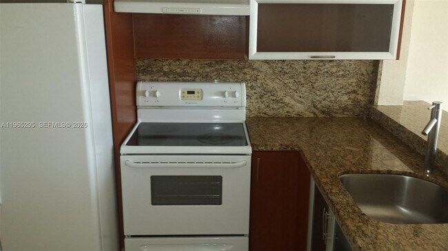 Building Photo - 492 NW 165th St