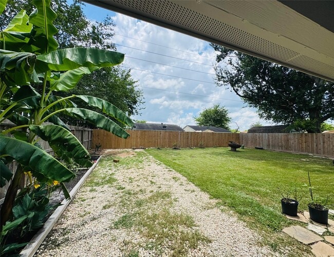 Building Photo - 24131 4 Sixes Ln