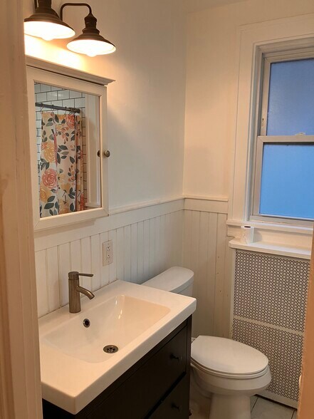 Bathroom - 895 Mercer St