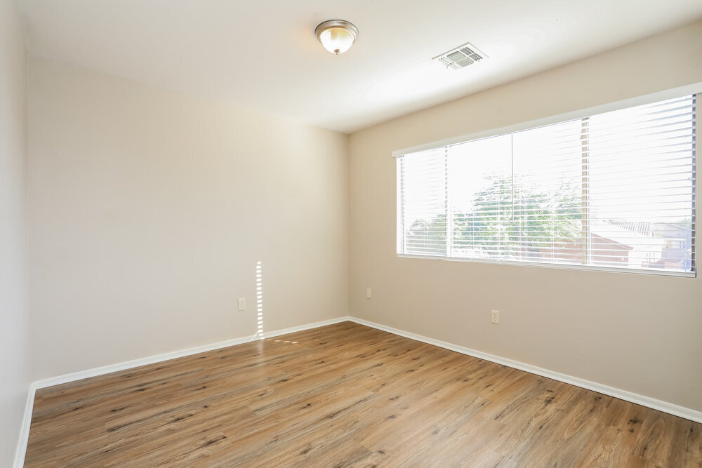 Building Photo - 355 E Camino Del Abeto