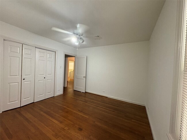 Building Photo - 2011 33rd St