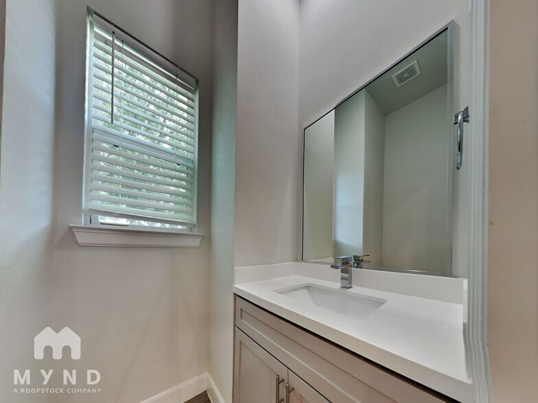 Building Photo - 353 Eado Park Cir