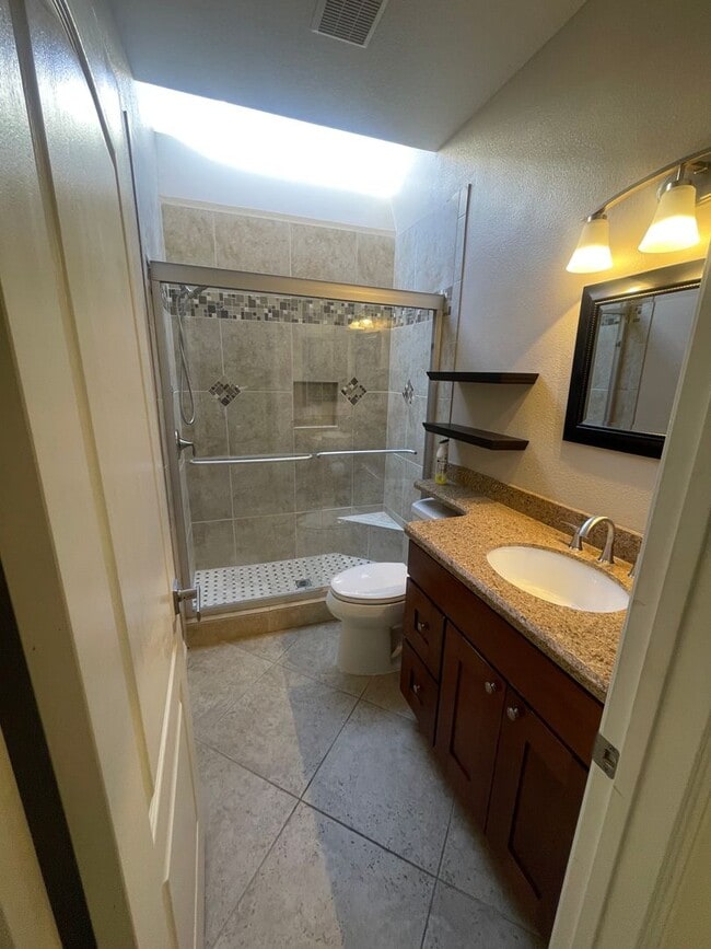 Building Photo - Spacious 2 Bed, 2 Bath House in Prestigious Coto de Caza For Rent!