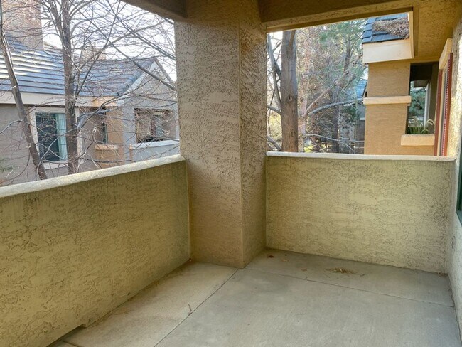 Building Photo - South Reno Tanamera Two Bedroom Upstairs Condo