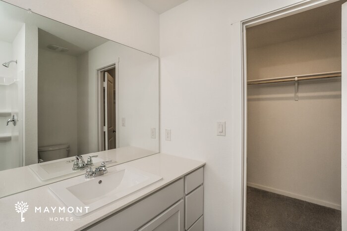 Building Photo - 554 Layne Overlook