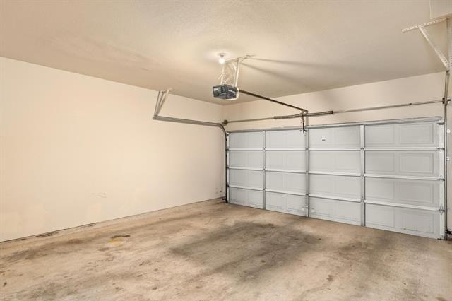 Building Photo - 4230 Holland Ave