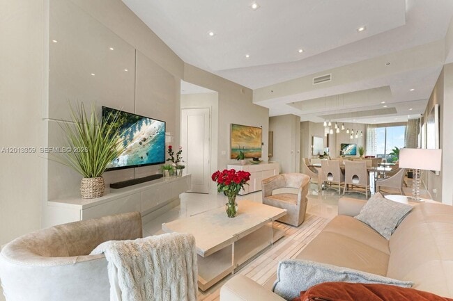 Building Photo - 15811 Collins Ave