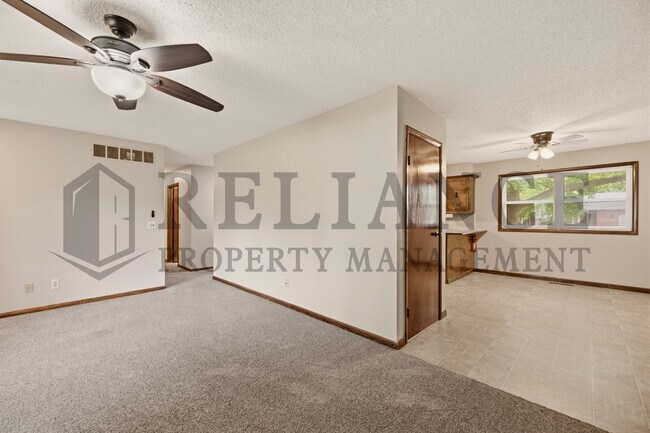 Building Photo - 428 Peach Tree Ln