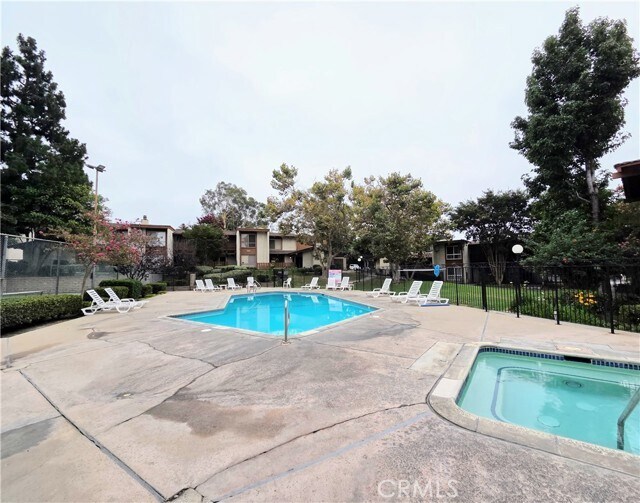 Building Photo - 3701 Country Club Dr