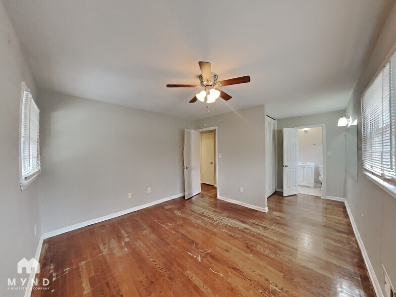 Building Photo - 5730 Deerfield Trail