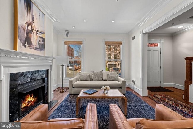 Building Photo - 128 Queen St