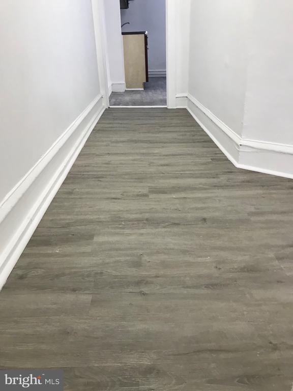 Building Photo - 4832 E Roosevelt Blvd