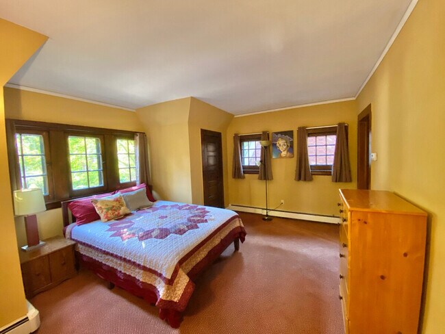 Building Photo - 2632 Wellington Rd