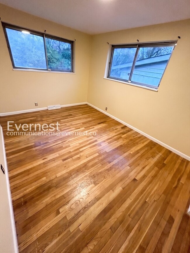 Building Photo - 10322 Monarch Dr