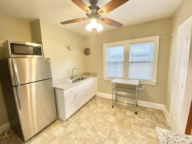 Building Photo - 2848 N 70th St