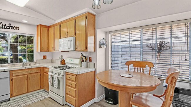 Building Photo - Your Summer Oasis Awaits – Charming Home with Pool!