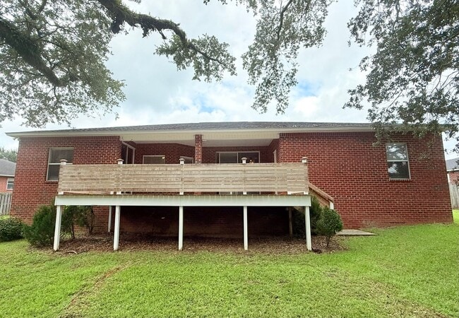 Building Photo - 4 Bed/2 Bath Home + Bonus Room