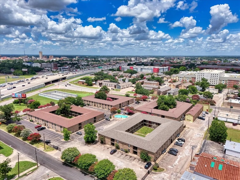 Building Photo - 1421 S 12th St