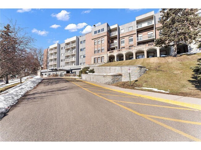 Building Photo - 311 Pleasant Ave