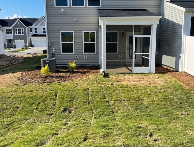 Building Photo - 5014 Pufa St