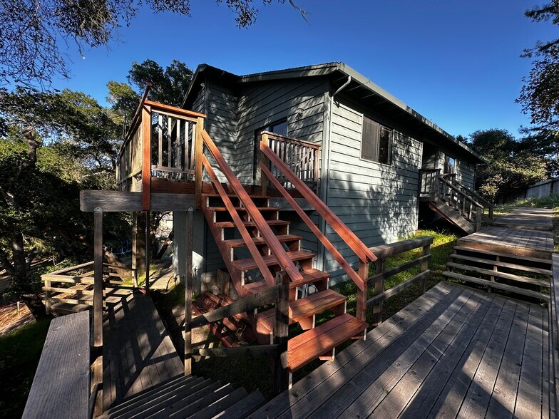 Building Photo - 812 Loma Prieta Dr