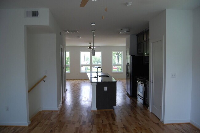 Building Photo - 1109 Porter St