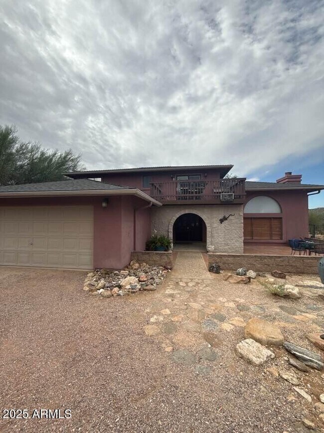 Building Photo - 5081 N Bear Canyon Rd