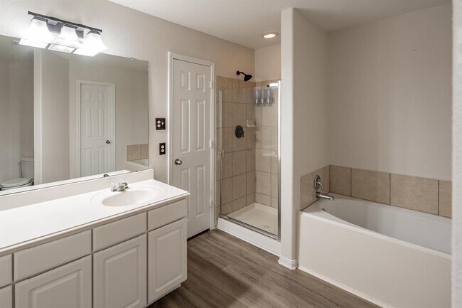 Building Photo - 9917 Kingfisher Dr