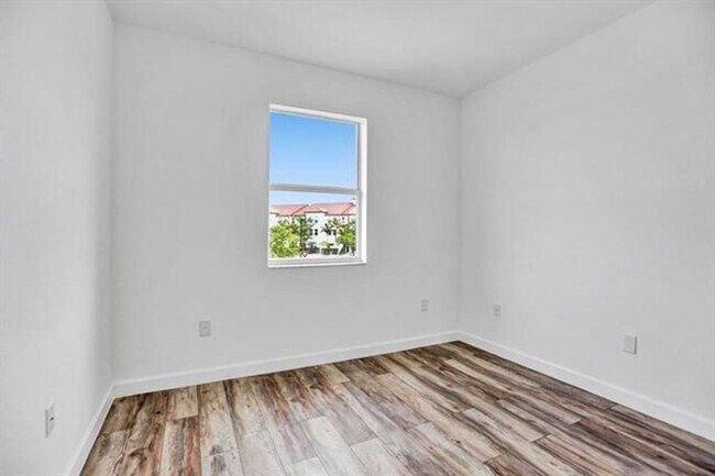Building Photo - 9081 SW 169th Ct